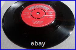 THE BEATLES Love Me Do PARLOPHONE 7-inch'Red Label' 45-R 4949