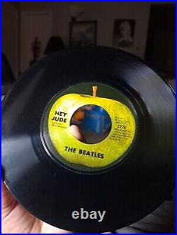 THE BEATLES On Apple 45 RPM Hey jude RARE 2276 REVOLUTION