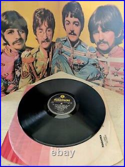 The Beatles Sgt Pepper's Lonely Hearts Club Band 1967 1st MONO inner cutouts NM